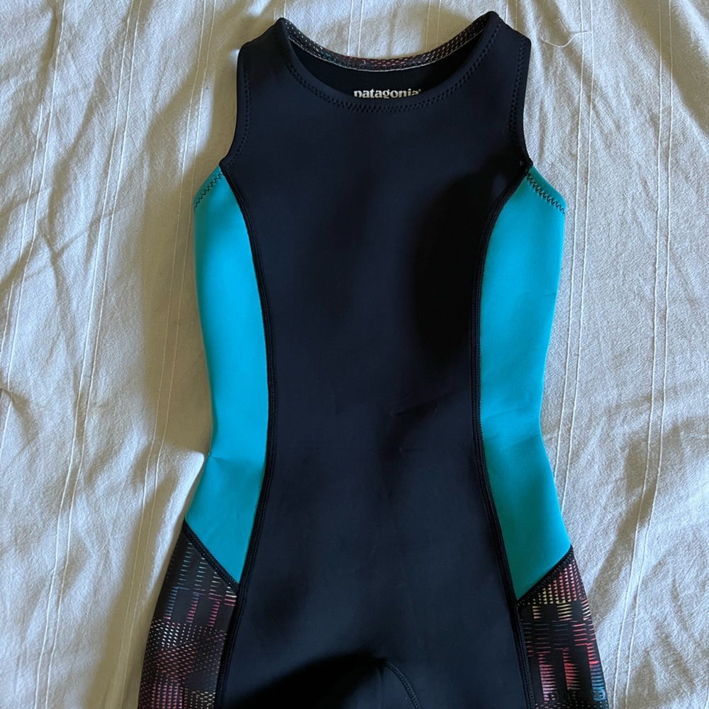 Patagonia spring suit size 4